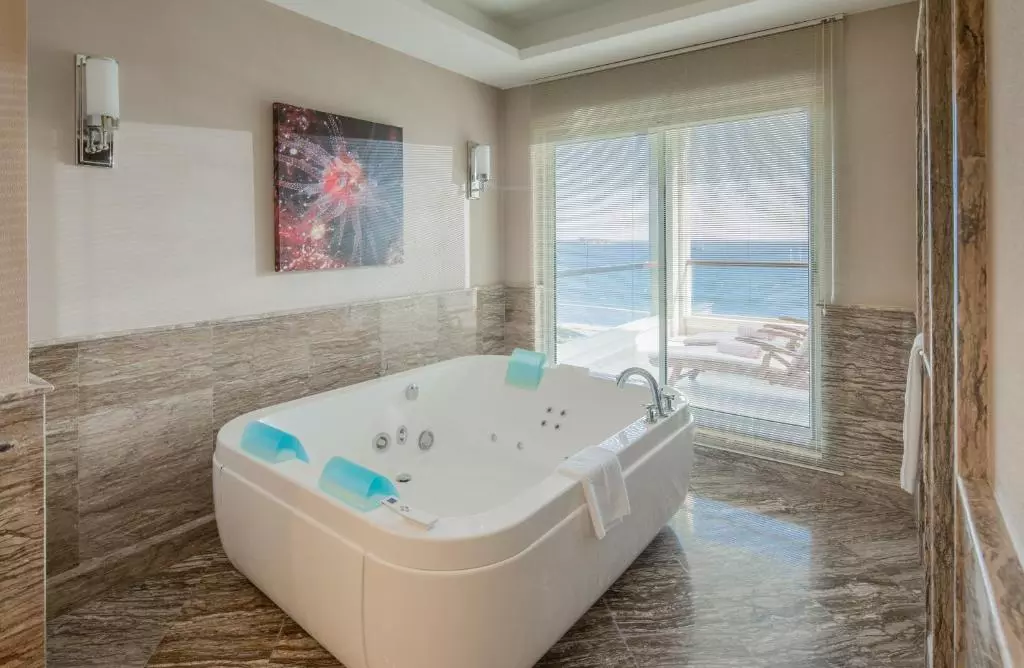 اتاق 4 XANADU ISLAND